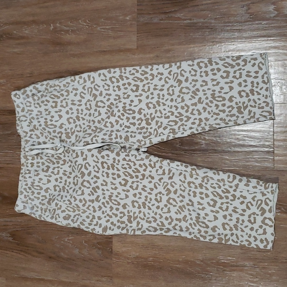 (M) Aerie by American Eagle Leopard Print Cropped Jogging Pant Comfy Loungewear